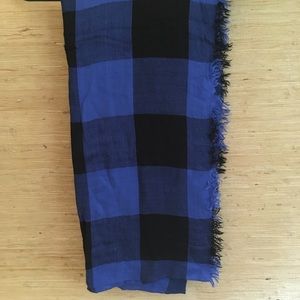 Black and blue plaid scarf